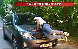 Connect-R, pus in dificultate de iubita geloasa. Momentele care i-au dat fiori! VIDEO