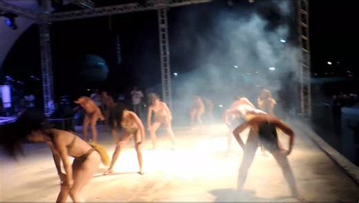 Fabio Abreu on Instagram: "Um TBT de uma apresentação do @balletfolcloricobochica, da Colômbia, no Festival Internacional de Folclore do Maranhão, em 2018. A dança "El Mapalé" é uma manifestação cultural tradicional da região caribenha da Colômbia. De origem afro-colombiana, o Mapalé nasceu entre comunidades negras descendentes de africanos escravizados, que preservaram ritmos, movimentos e expressões corporais como forma de resistência cultural e celebração da vida. Originalmente ligada ao trab