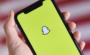 Snapchat Tips: How to Half Swipe to Read Messages Undetected