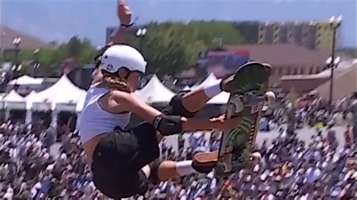 Lilly Stoephasius斩获Women's Skateboard Vert铜牌！