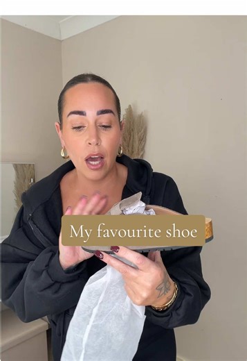 Perfect shoe for spring aswell #fyp #clogs #shoes #fashion #spring #springshoes #evellyhootd @EVELLYHOOTD GB