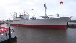 VIDEO | Sanierung abgeschlossen: Museumsschiff Cap San Diego zurück im Hamburger Hafen - SAT.1 REGIONAL