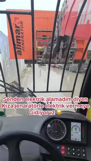 Bebeğim Senden Elektrik Alamadım Diyen Kıza Jeneratörle Elektrik Vermeye Gidiyoruz #elektrik #electric #manitou #şantiye #tozduman #construction #telehandler