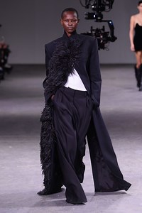 Come abbinare il Penny Lane Coat secondo le passerelle del 2025