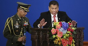 Philippine leader's gum chewing worries Japan