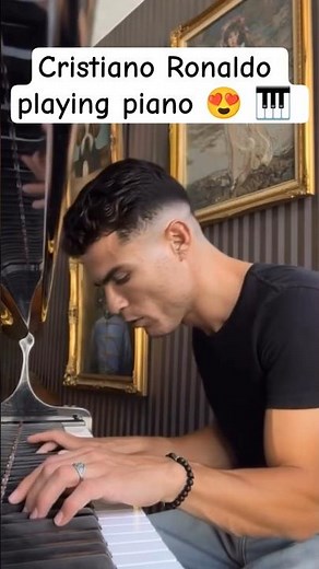 When football stars show their softer side Ronaldo playing piano 😍 🎹 #ronaldo #cr7 #piano #pianist