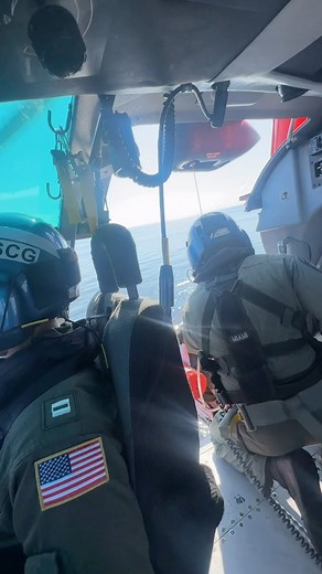 #Breaking Your #vicecitysar helicopter ready crew conducted a medevac today from a ship off the coast of Marathon! The patient was hoisted and transferred to a higher level of care without incident. Bravo Zulu to our crew and congratulations to Lt. Klopfenstein on his first right seat hoist!! #medevac #soothersmaylive #uscg #flycoastguard #savinglives #floridaliving #welivewhereyouvacation #helicopterpilot #rescueswimmer #thursdaythings #d7weouthere @uscg @uscgsoutheast @uscg_rs | U.S. Coast Gua