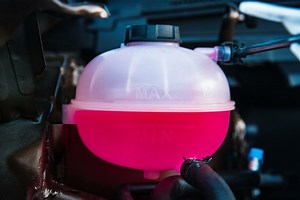 Low Coolant Symptoms (What Happens And What Causes It?)