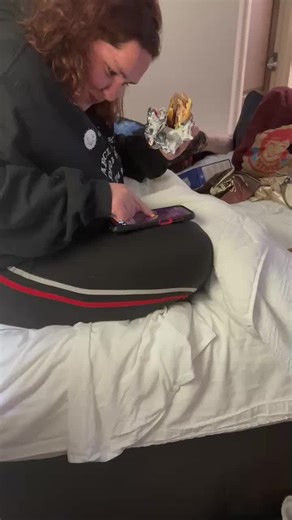 we found the lizard button app my mom downloaded it too