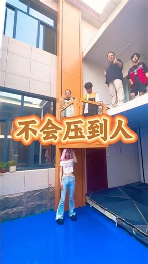 This is 2026 😎\rOur hydraulic small elevator fits perfectly in villas and courtyards.