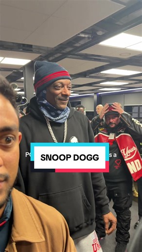 Snoop Dogg walking around our HQ in Swansea 🏴󠁧󠁢󠁷󠁬󠁳󠁿🐾 Absolute legend in the building!! #snoopdogg #snoop #auvodka #swansea #officelife