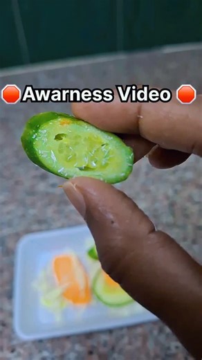 💚Active Now💚 on Instagram: "Though small exposure, but nt safe. 🛑 Not blaming anyone—this was just a mistake. We ourselves use these plates when we go out for meetups or get-togethers. So, when using them, it’s best to wash, wipe, and clean before use, or avoid using the ones with flakes. Earlier, I’ve used these plates and didn’t notice any flakes, so maybe it happens in 1 or 2 plates not all. Just being cautious and safe, I thought it would be useful to share. . . . #awarness #viral #trendi