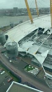 46K views · 636 reactions | 英國倫敦￼ o2 arena，做展覽的朋友發比我。呢邊打風我唔敢好似係香港咁出去似飲茶，哈。 #Rooftop of #London #O2 #Arena is gone!￼ | 白影 | Facebook