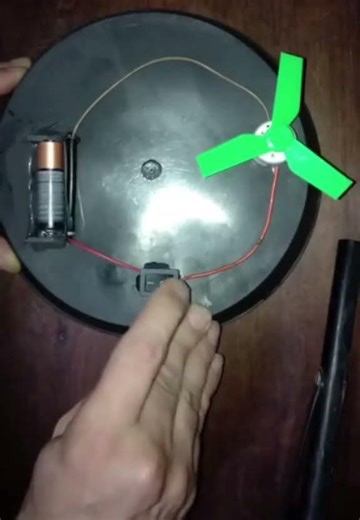 Ingeniería nivel: esto no debería pasar #circuito #electronica #arduino #ingenieria #tecnologia #pc