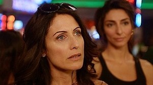 Watch Girlfriends' Guide to Divorce Season 1 Episode 6 - Rule No 33: When in Doubt, Run Away