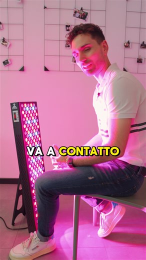Sono ormai anni che utilizzo la red light therapy ogni mattina. Lo ammetto, all'inizio non ne capivo molto il senso. Mi chiedevo: "Davvero questi LED rossi possono fare la differenza?" Ma, come spesso accade nel biohacking, l'unica risposta valida arriva dall'esperienza personale e dai dati. E ora, non potrei farne a meno. La fotobiomodulazione, o red light therapy, non è solo una moda del momento. È una tecnica che sfrutta la luce rossa e il vicino infrarosso per stimolare i processi biologici 