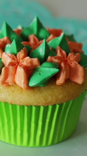 Spring Flower Buttercream Piping Tutorial