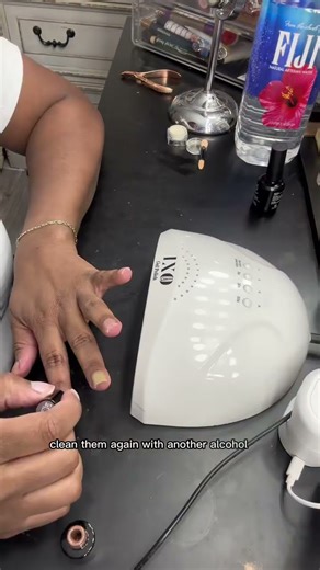 Festive Nails for Thanksgiving: A Guide to Gel X with Chrome Dust Application