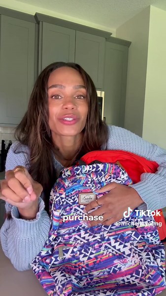 Does anyone else feel this way about social media? Decided to bring some positivity and good energy to social media today ❤️ @Bloom Nutrition #givingback #positivity #mentalhealth #bloompartner