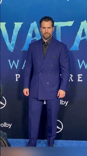 Henry Cavill joins Avatar premiere 🤩