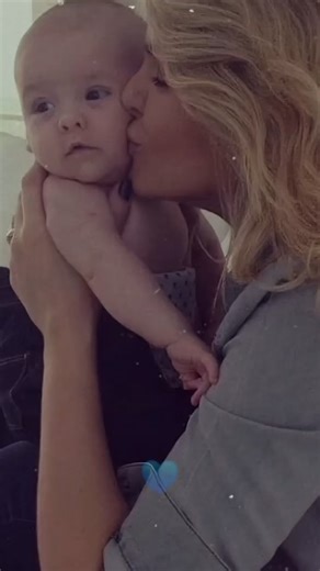 amoranaeedu | O tipo de vídeo que acalma o coração 🤍 Ana vivendo o amor mais puro com o Alezinho. #Ana #Alezinho #AmorPuro #Carinho #MomentosQueAquecem | Instagram