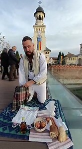 510K views · 16K reactions | No! Ia stați și vă uitați! Așa o vint Străbunicul Tiocu din Mogos la Alba Iulia în 1918. La multi ani Romani! | Toma bucatarul Cetatii | Facebook