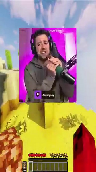 AURON Goes LIVE With His Barber From Melo Melo Caramelo #auronplay #tortillaland #auron #clips #clip