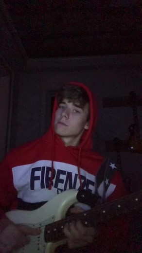 Solo Guitar Tips for Beginners and Enthusiasts