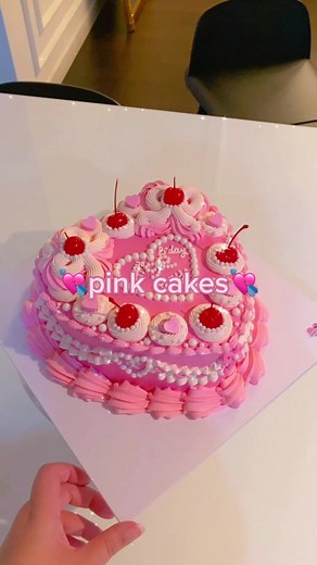 🎀💘💓🌷pink cakes are the best cakes #cake #vintagecake #pinkcake #babypalmcakes #cakedecorating