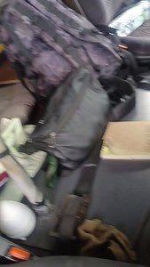 hari ini aku ganti Nazri Tan macam biasalah bila aku cuti dia ganti tempat aku, sekarang dia cuti aku pula lah ganti tempat dia,orang putih bilang give and take tak gitu? tapi abg Nazri ni bukan jenis suka cuti,dia susah nak cuti,dia akan bagi komitmen dengan kerja 100% kadang aku yang muda ni pun tak boleh lawan semangat kerja dia,ini dia cuti pun sebab anak dia sakit masuk hospital, semoga anak beliau cepat sembuh seperti sedia kala.Jadinya ini pertama kali untuk aku ganti tempat dia dengan sk
