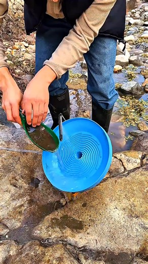 Real Gold🧐#discovery #viral #gold #beachtreasure #beach | real gold