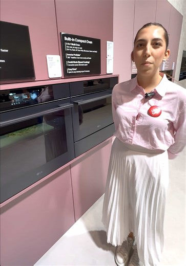 🔥 Il Forno Intelligente LG con AI 🔥 La cucina entra nel futuro: più semplice, più precisa, più smart 🤖🍕 Il nuovo forno LG con intelligenza artificiale integrata rivoluziona il modo di cucinare: 📸 Telecamera interna che riconosce automaticamente i cibi 🌡️ Suggerisce temperatura e modalità di cottura ideali 📐 Ti guida sul posizionamento corretto della teglia 🍕 Lo abbiamo provato con una pizza surgelata: risultato perfetto, senza pensieri 📱 Grazie al controllo remoto, puoi: ✔️ Monitorare l