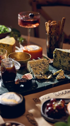 Merry Christmas from all of us at Clawson Farms! 🎄 Christmas just wouldn’t be the same without cheese, and we’re so grateful for your support this year. We hope your cheeseboards are brimming with a variety of British cheese. Wishing you a season full of joy, delicious cheese and festive cheer! 💙🧀 . #clawsonfarms #christmas #christmaswishes #stilton #shropshireblue #rutlandred #british #shoplocal | Long Clawson Dairy