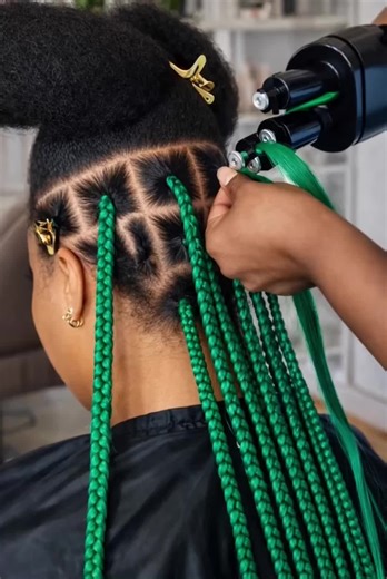 Exploring Knotless Braids for Natural Hair