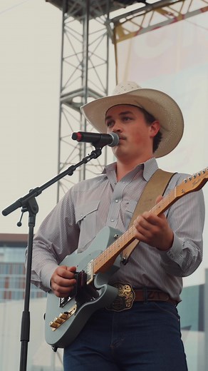 I Sleep Like a Baby with Zach Top! Country Reels, CMA Fest, Country Music