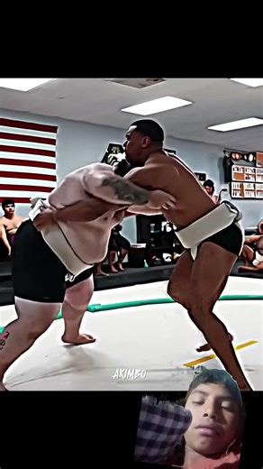 😱STRONGEST BODYBUILDER VS SUMO WRESTLER FIGHT🤬