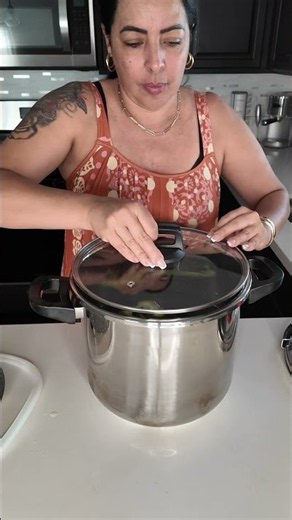Si te gusta cocinar en cantidad, esta olla de presión VEVOR es de esas que se vuelven indispensables