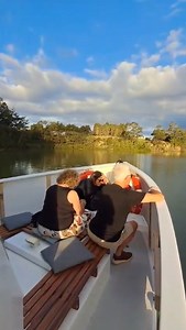 Step aboard the Riverhead Ferry for a scenic cruise through Auckland’s stunning waterways, arriving at New Zealand’s oldest riverside tavern. Good views, great vibes 💙 Check our availability on our website ⚓️ | Riverhead Ferry