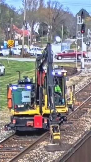 That's one way to rake the ballast! 🤣🤣