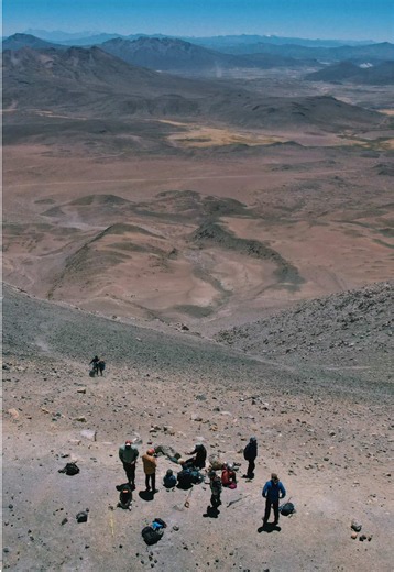 El Gran Ubinas: Aventura y Hike en el Volcán de los Andes 🌋