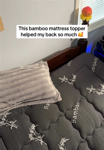 Bamboo cooling mattress topper for hot sleepers 🛏️❄️ ultra soft breathable pillow top mattress pad best cooling bed upgrade for deeper sleep Upgrade your sleep with a bamboo cooling mattress topper designed to create a cooler, more breathable sleep surface. The bamboo viscose fabric helps promote airflow and temperature balance, making it a reliable sleep cooling solution topper for anyone who tends to overheat at night. The extra thick down-alternative filling forms a plush, cloud-like layer t