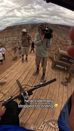 you take the sends, we'll get the shot 🤝 🚲: Kade Edwards 📍: 2026 Red Bull Rampage He took home the Utah Sports Association Best Trick Award for this run 🔥