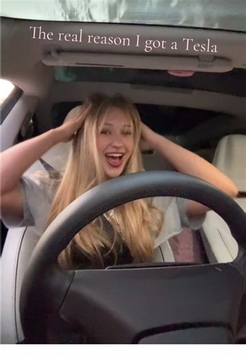 Hitting those motions to the max everytime👏👏😇💋💖🦄🚗🚙 #onedirection #tesla #nocontrol #selfdriving #1d