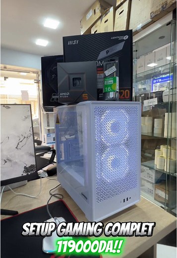 Configuration complète d'un setup gaming blanc