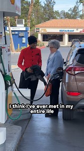 Homeless man blesses kindest old lady | Wild Life Lessons