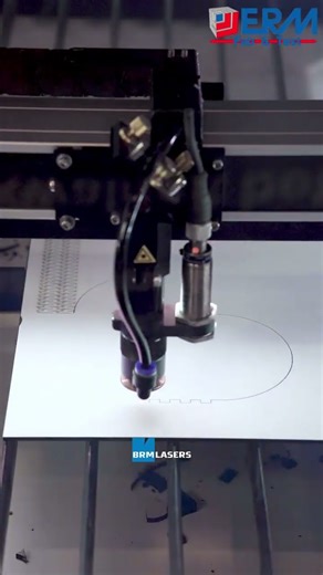 Découpe et marquage laser en forme de coeur