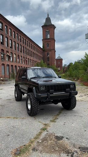 Jeep Cherokee XJ: Ultimate Lifted Off-Road Experience
