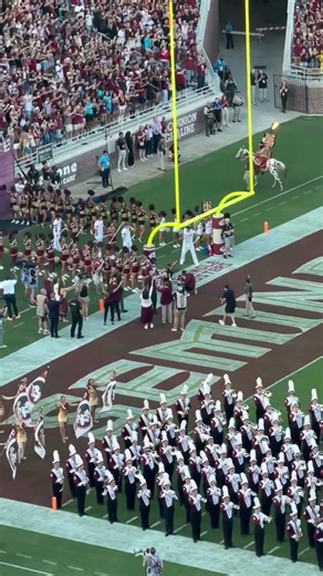 ETHAN PRITCHARD LEADS FSU FOOTBALL OUT OF TUNNEL ❤️🥹