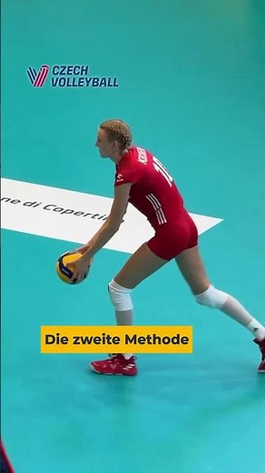 Das Werfen und der Anlauf beim Flatter-Aufschlag