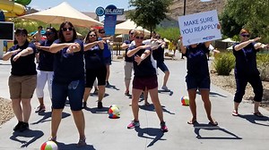 Flash mob at Wet ’n’ Wild emphasizes sunscreen use, outdoor safety